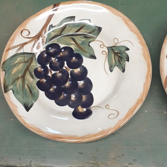 Tabletops Gallery Napa 10" Serving Bowl & set of 2 matching 9" salad plates - Picture 7 of 10